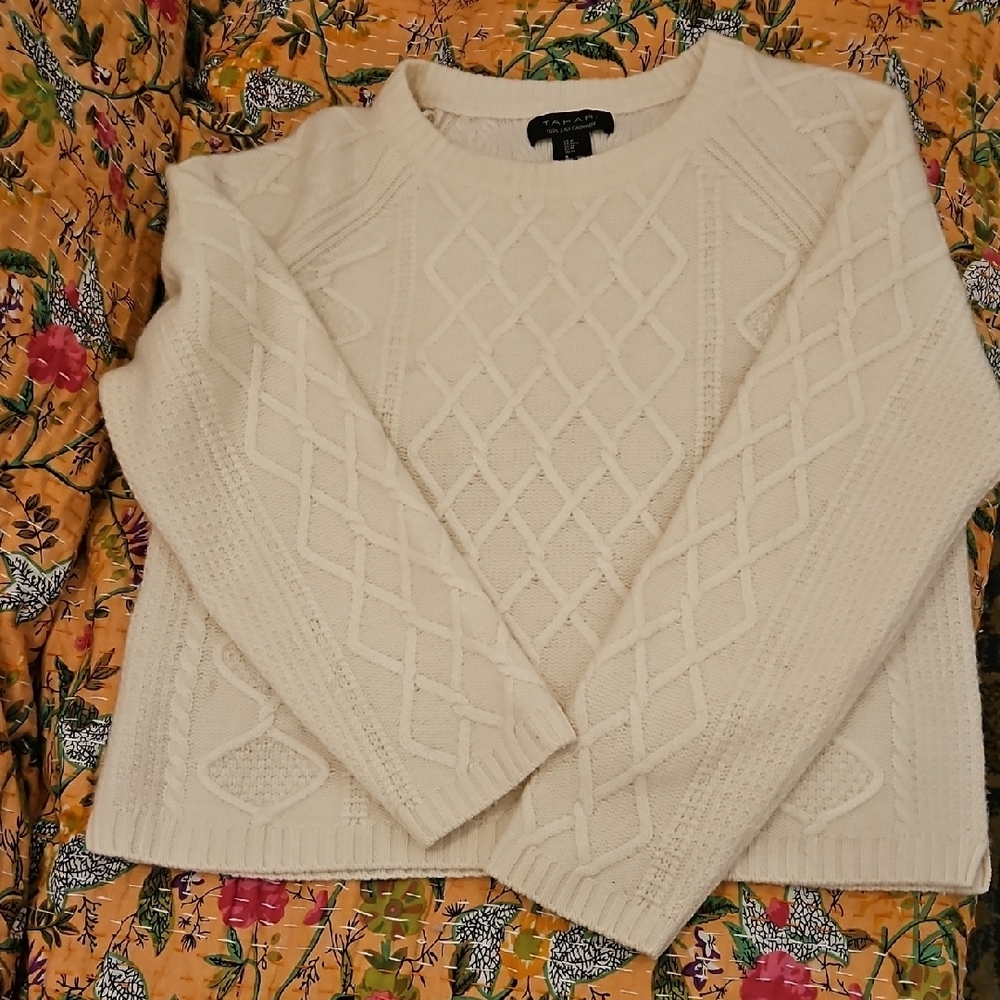 Tahari Cable Knit Sweater M